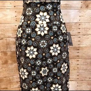 Lularoe XS Cassie skirt